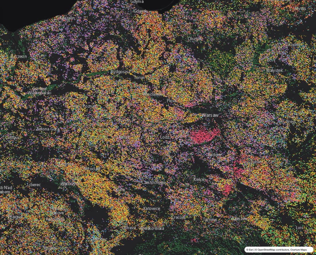 Crop map of Poland: each dot is a field area coloured by crop